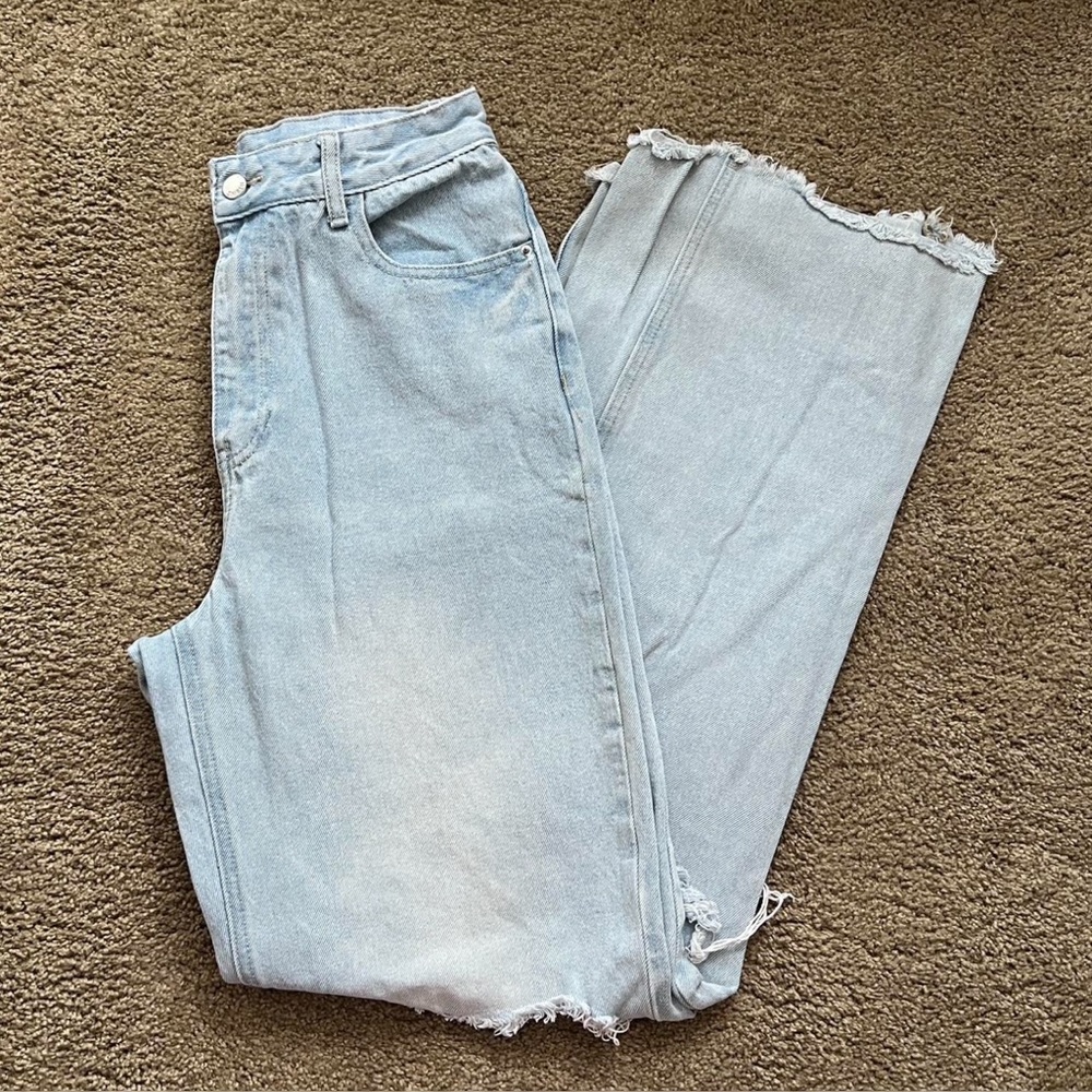 SHEIN Light Blue Frayed Hem Straight Leg Jeans